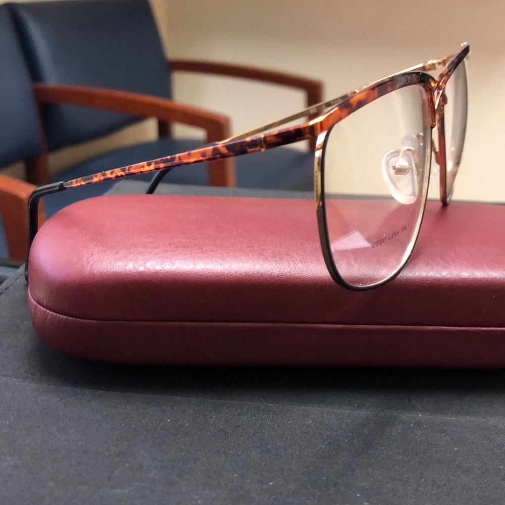 Beverly Johnson Brand New Vintage Eyeglass Frame - image 3